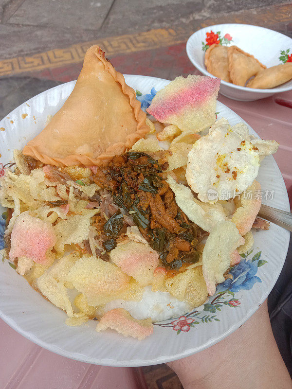Bubur Ayam(鸡肉粥)印度尼西亚传统早餐
